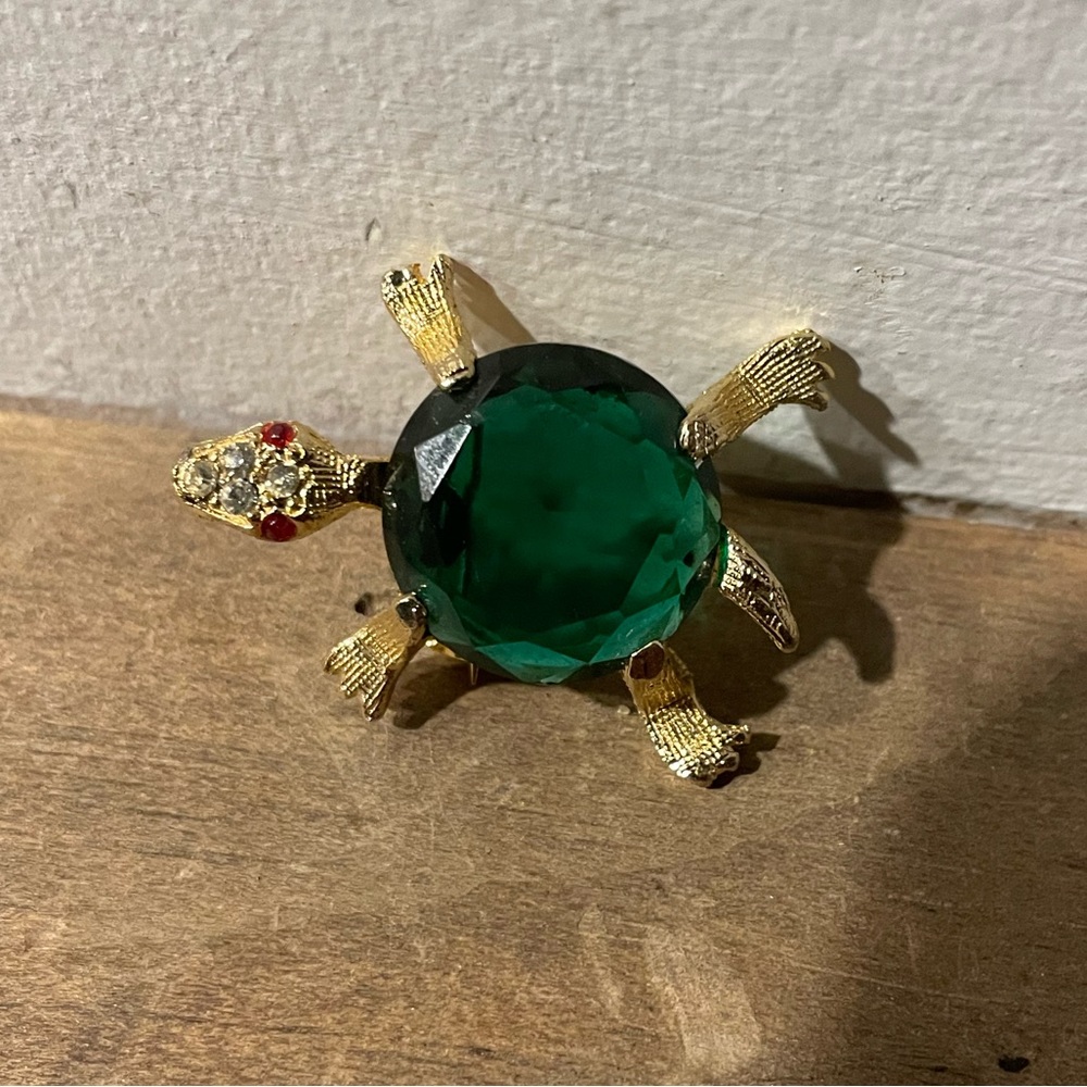 Vintage Turtle Pin Brooch, green stone gold tone